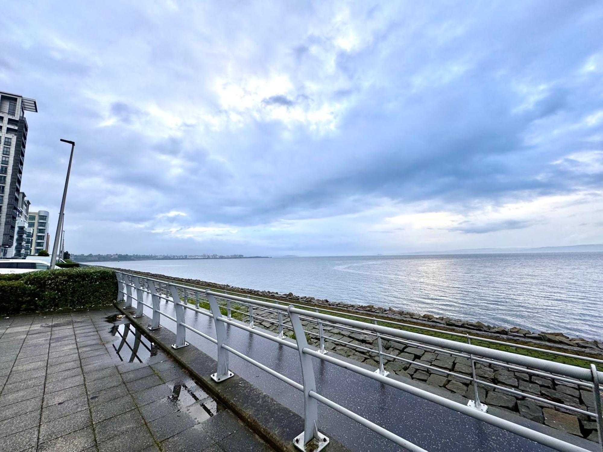 Ocean Park Apartments - Oceanfront - Free Parking And Fast Wifi Единбург Екстериор снимка