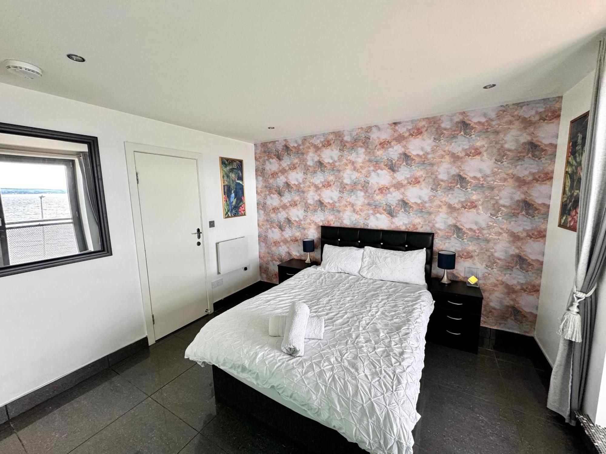 Ocean Park Apartments - Oceanfront - Free Parking And Fast Wifi Единбург Екстериор снимка