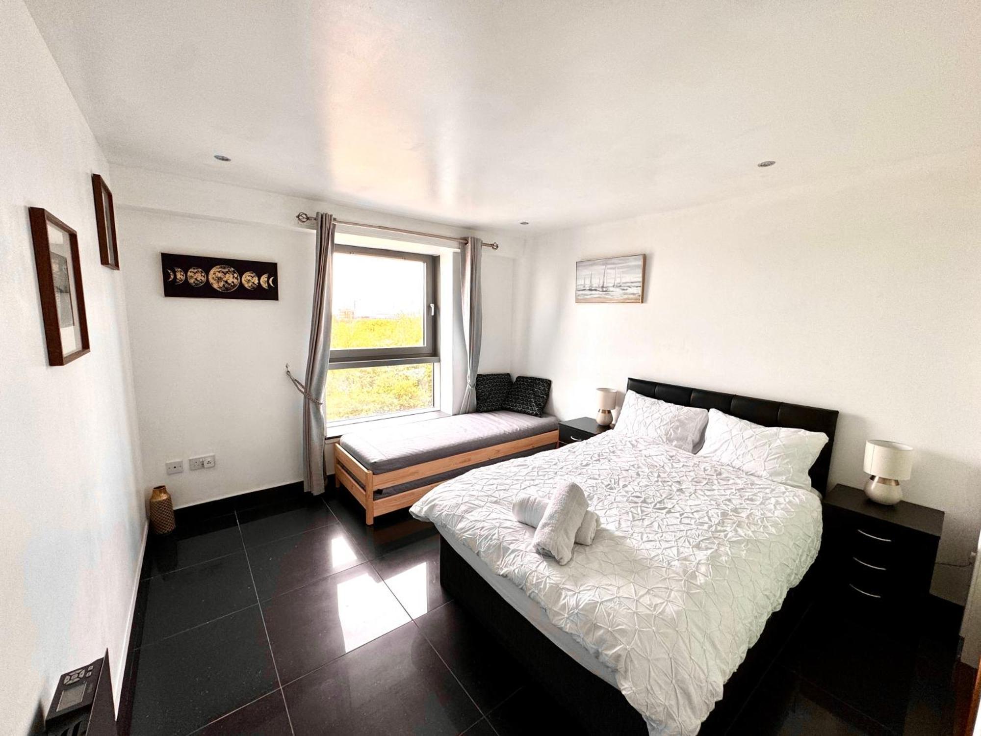 Ocean Park Apartments - Oceanfront - Free Parking And Fast Wifi Единбург Екстериор снимка