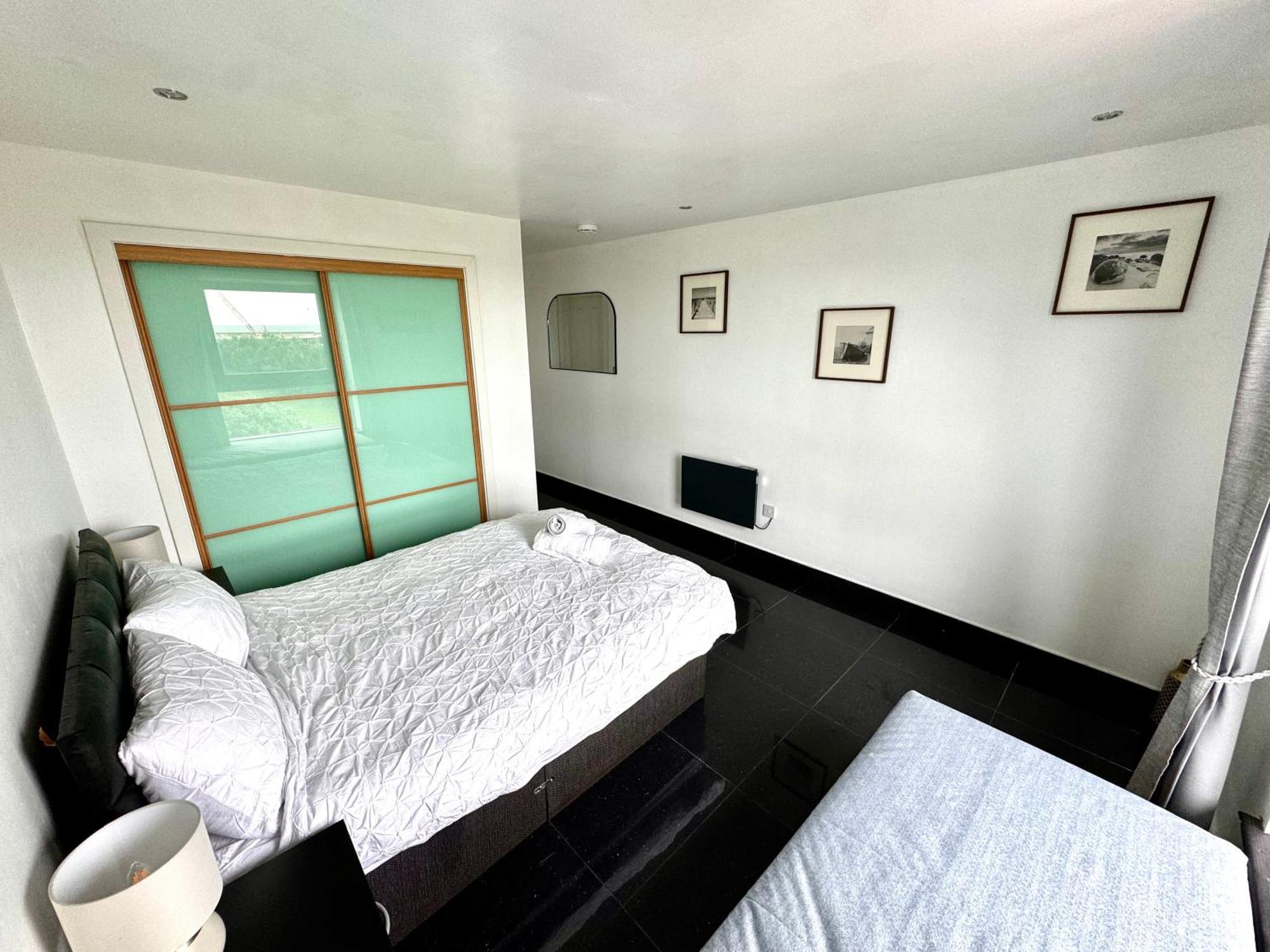 Ocean Park Apartments - Oceanfront - Free Parking And Fast Wifi Единбург Екстериор снимка