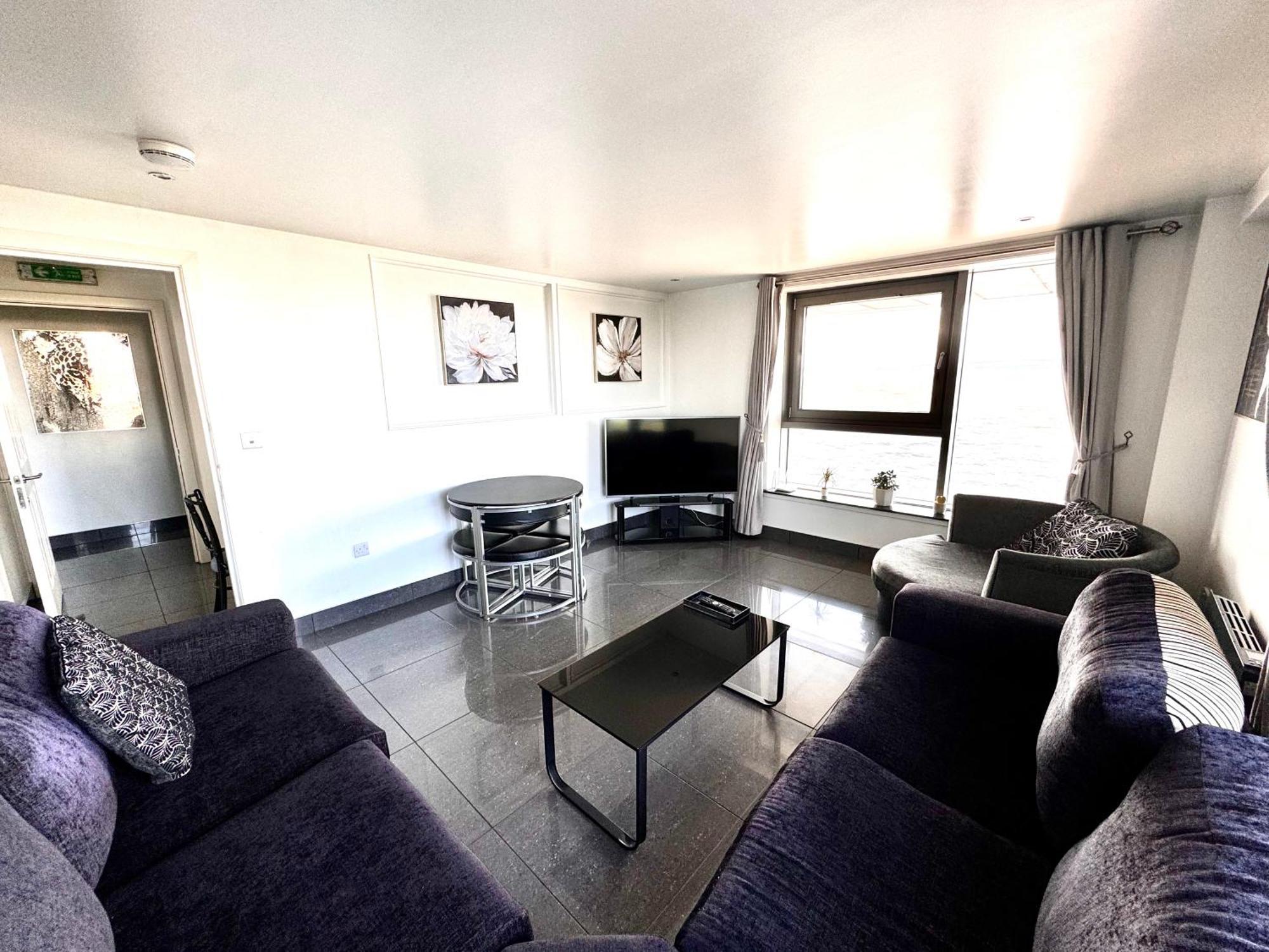 Ocean Park Apartments - Oceanfront - Free Parking And Fast Wifi Единбург Екстериор снимка