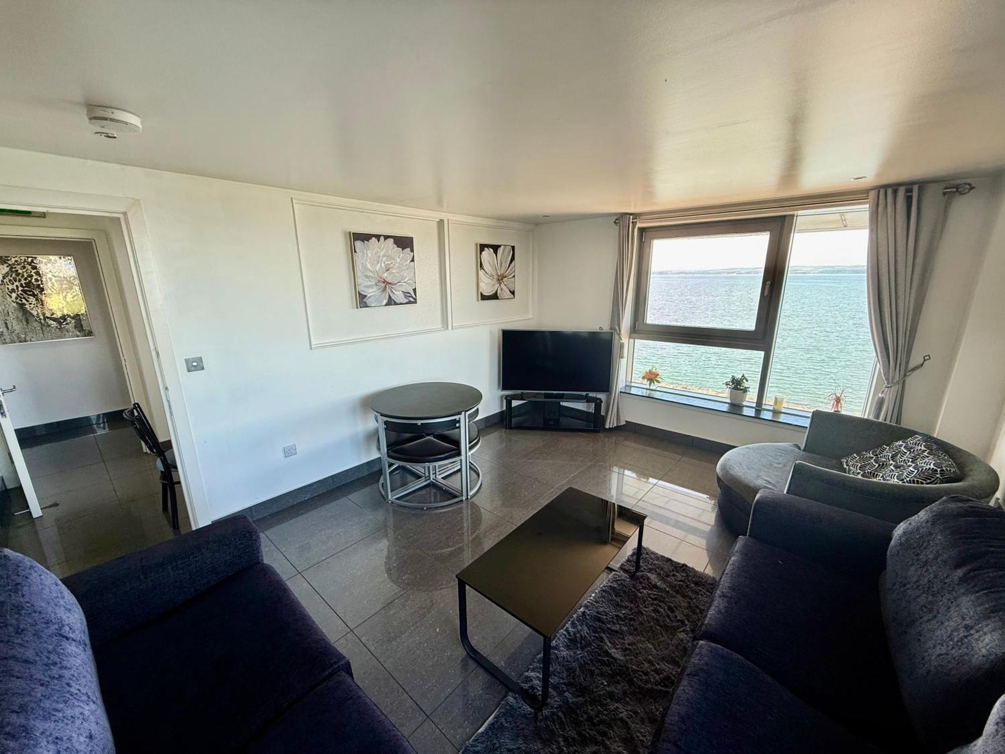 Ocean Park Apartments - Oceanfront - Free Parking And Fast Wifi Единбург Екстериор снимка