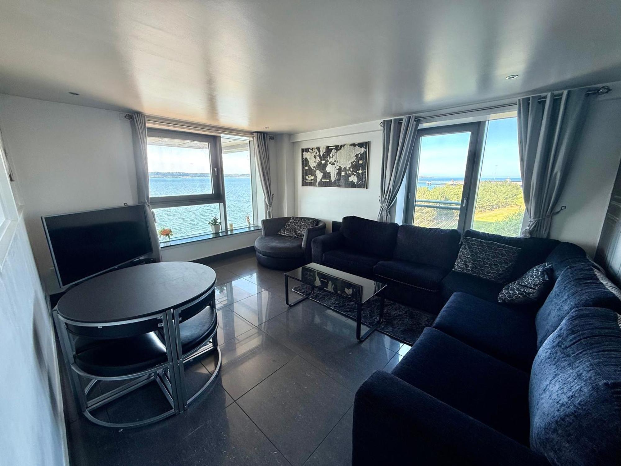 Ocean Park Apartments - Oceanfront - Free Parking And Fast Wifi Единбург Екстериор снимка